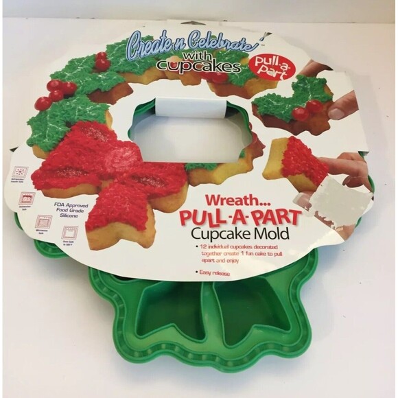 Create n Celebrate with Cupcakes Wreath Pull-a-Part Cupcake Mold Christmas  NEW! - Picture 13 of 14